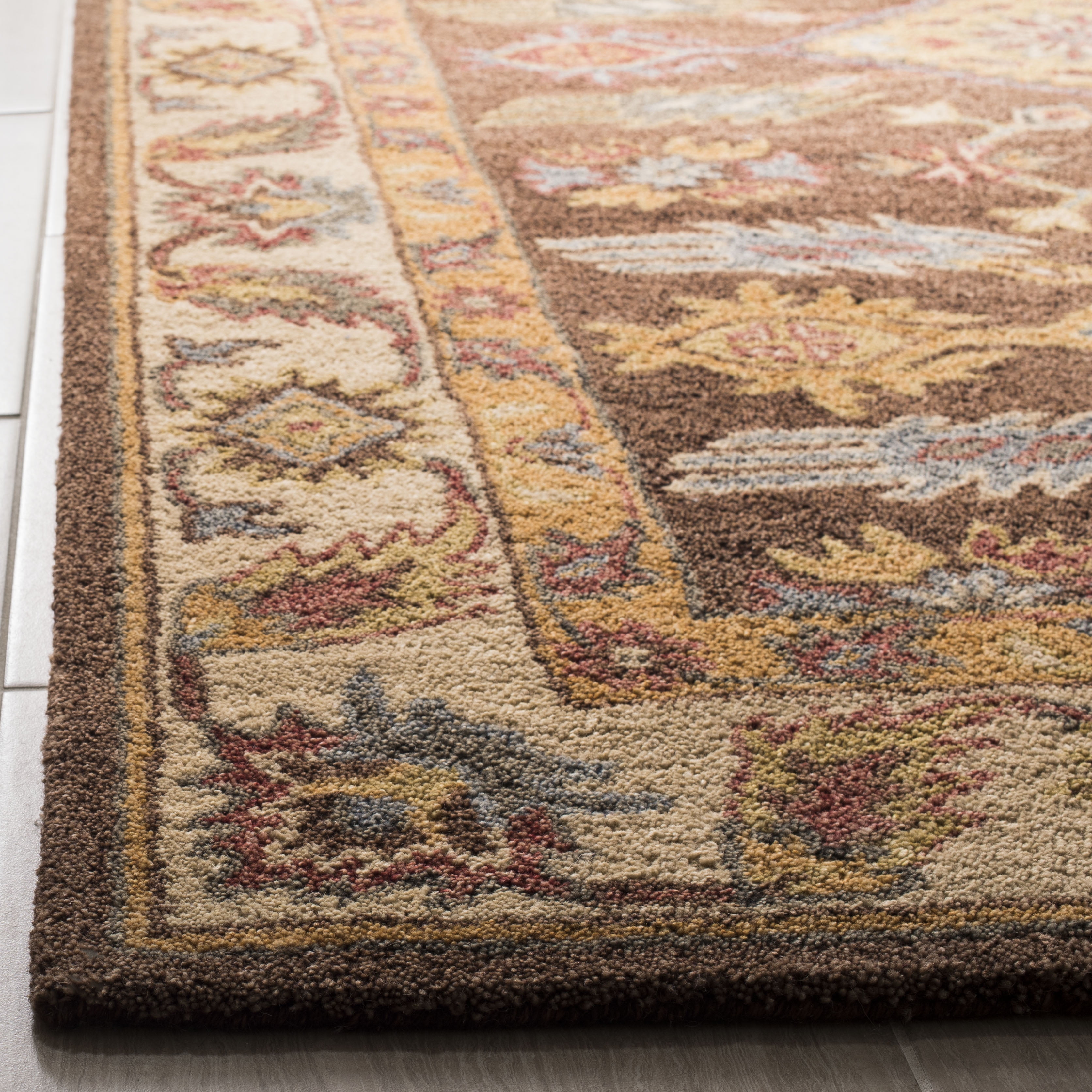 SAFAVIEH Antiquity Donnchad Traditional Wool Area Rug, Dark Brown/Ivory, 6' x 6' Square