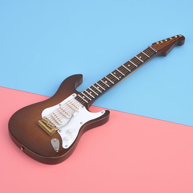 Modelo de guitarra de madera Delicado Mini instrumentos musicales en miniatura de 18 cm Guitarra en miniatura Valor excepcional Jadeshay A