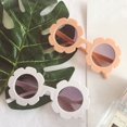 thumbnail image 3 of UV-400 Lunettes de Soleil pour Enfants Filles Fleur Lunettes Rondes Bébé Lunettes en Plastique Protection, 3 of 5