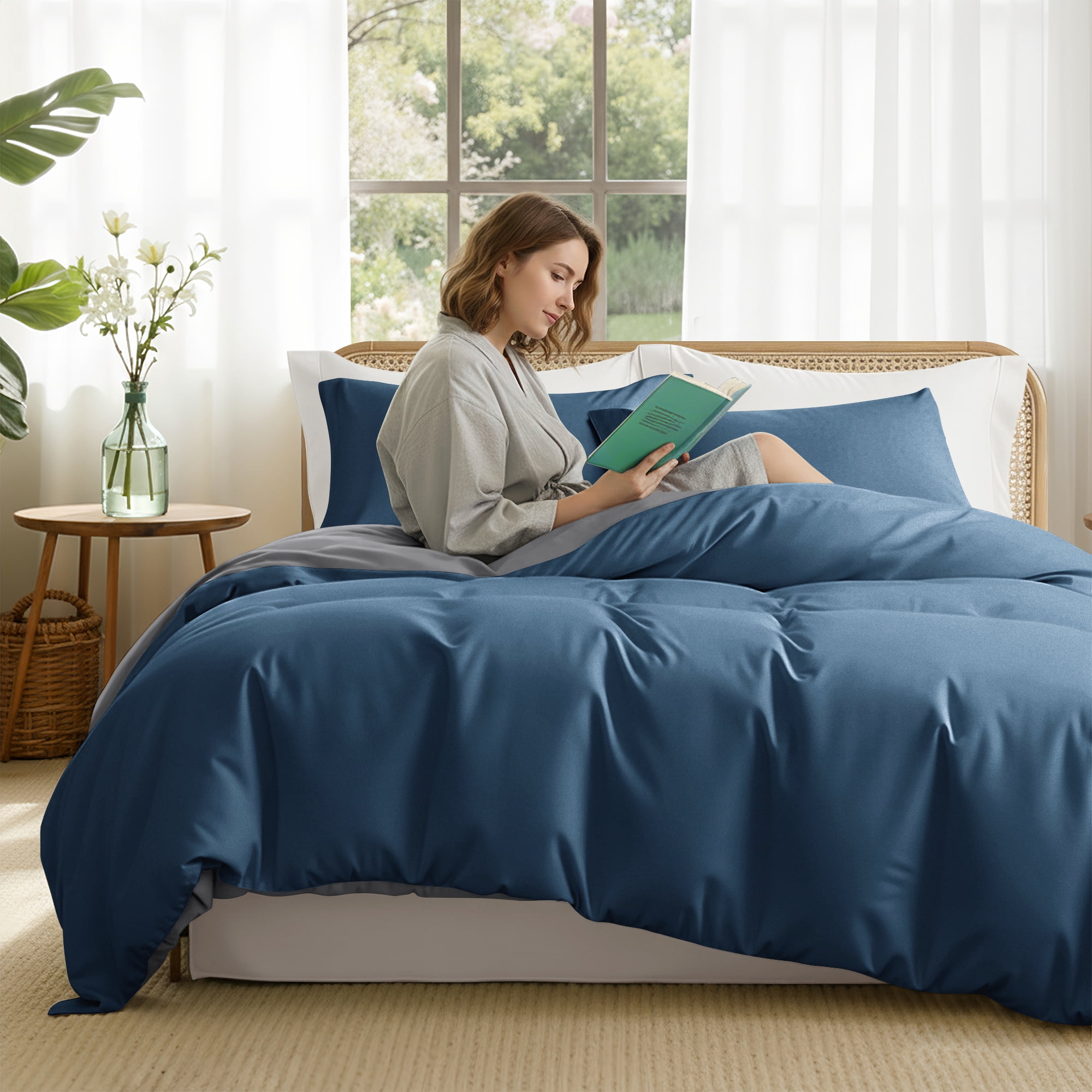 Exclusivo Mezcla King Bedding Duvet Cover Set, 3 Pieces Lightweight Comforter Cover with Pillow Shams (Dark Blue and Dark Grey)