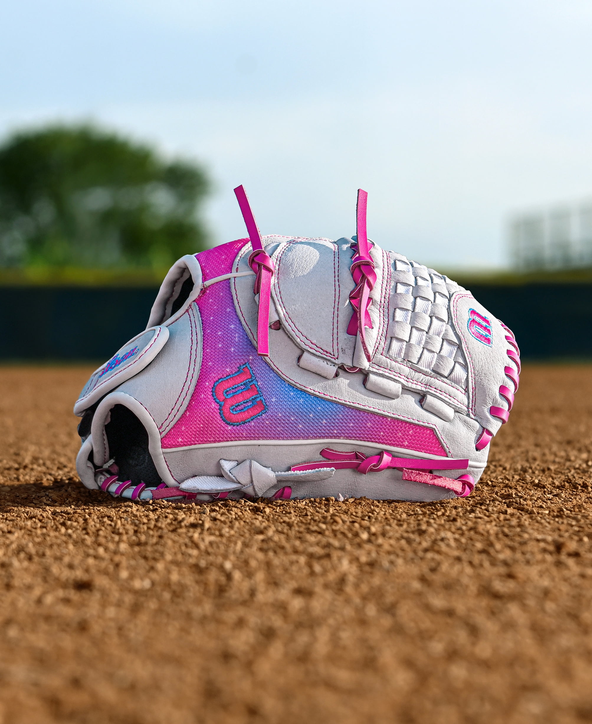 Wilson A440 Flash Youth Fastpitch Softball Glove- 12", White/Flamingo Pink, Left-hand Throw