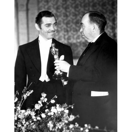 1934 Clark Gable Is Handed His Best Actor Oscar By Master Of Ceremonies Irvin Cobb (Best Master Of Ceremony)