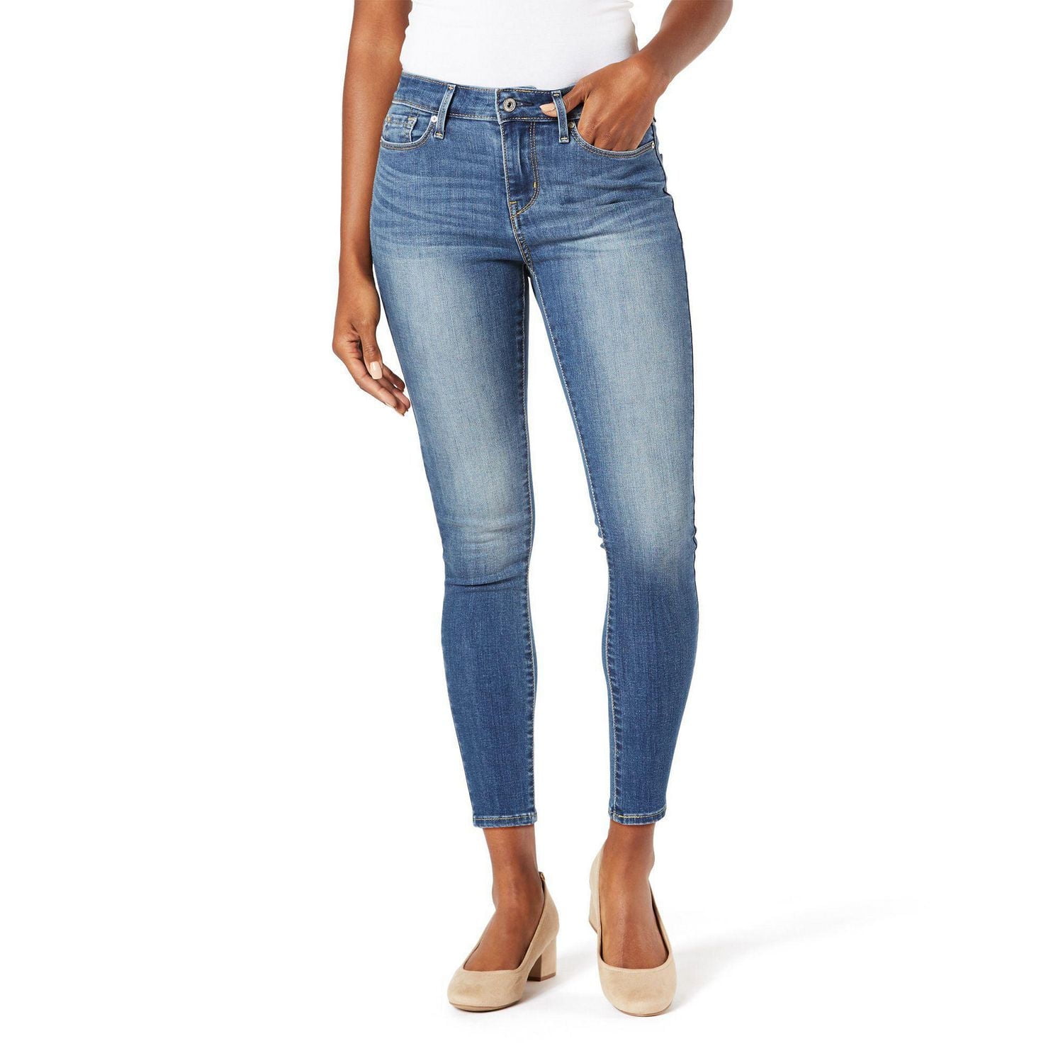 Levi Strauss Signature.™ Women's Modern Skinny Crop Jeans