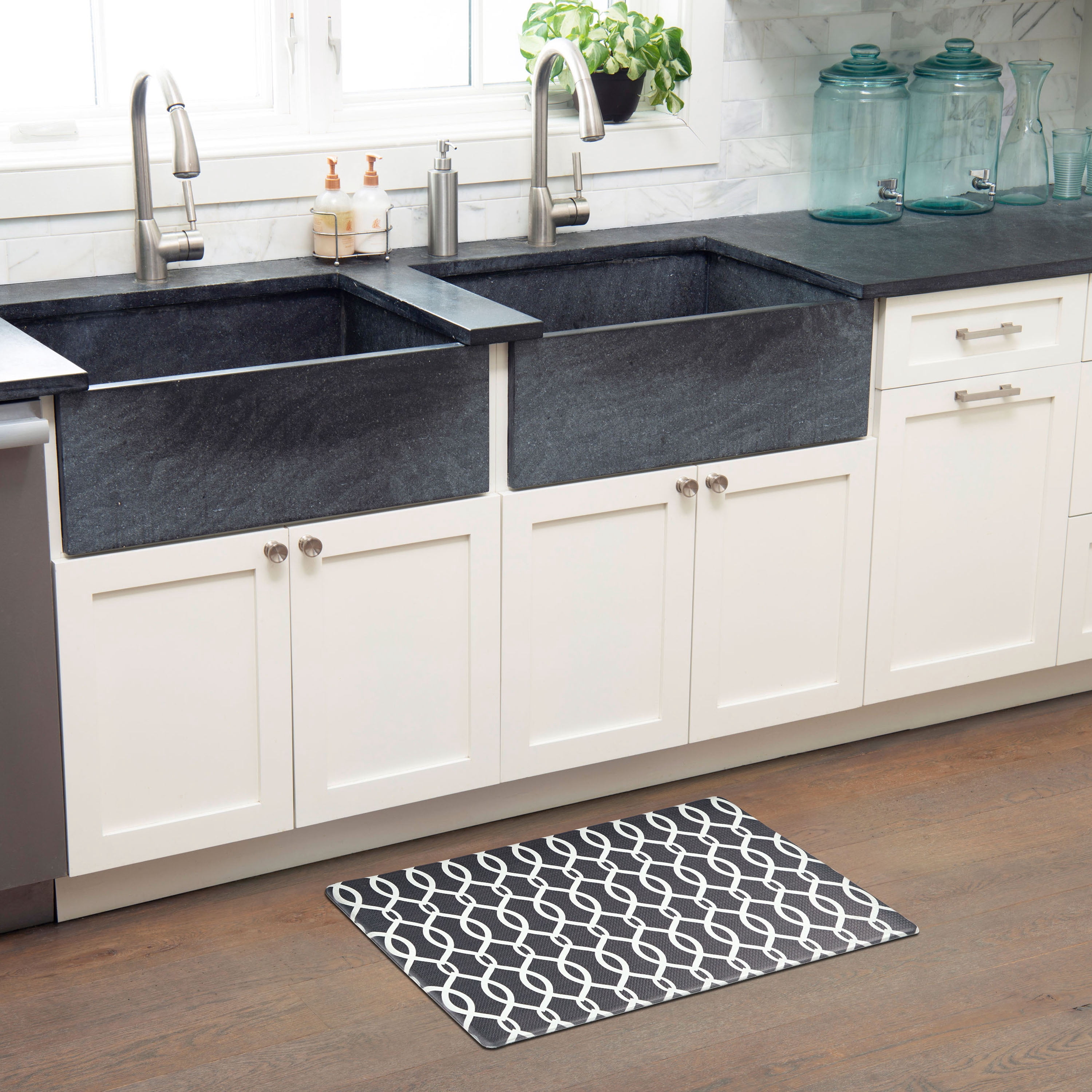 SoHome Cozy Living Kochi Lattice Anti-Fatigue Kitchen Mat, Black/White, 17.5"x30"