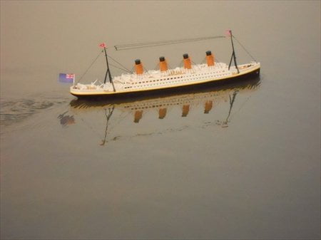 Titanic wooden model cruise ship w/flashing lights 24" 