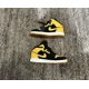 thumbnail image 2 of Jo r-dan 1 Retro Mid New Love 2017 G’s Size 6.5, 2 of 5