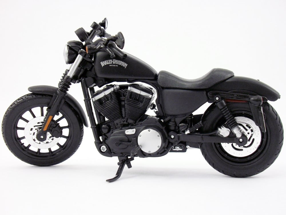 New 1:18 Harley-Davidson 2014 Sporster Iron 883 Black Motorcycle Diecast Model 