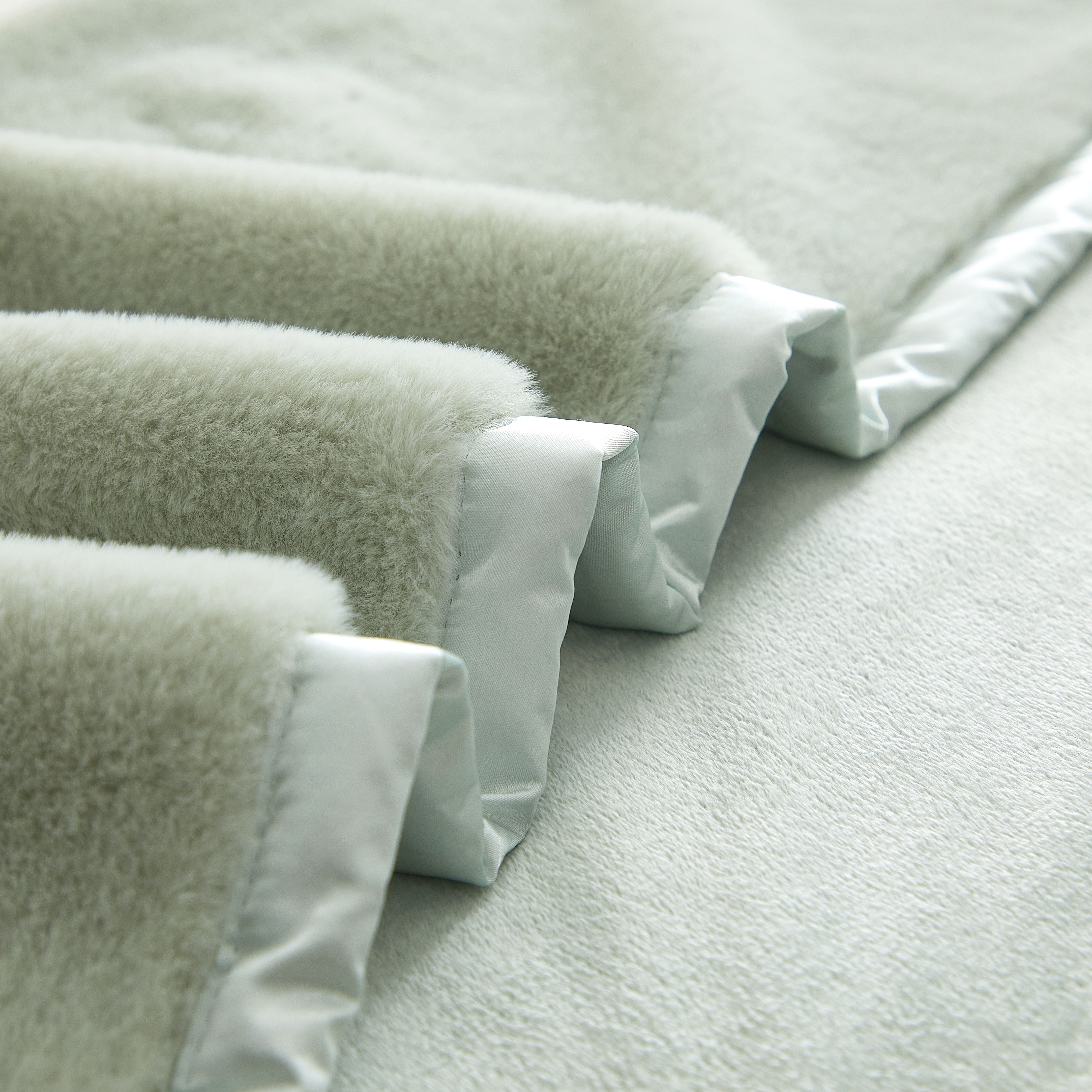 Parents Choice Faux Fur Blanket, Green, 30 x 40