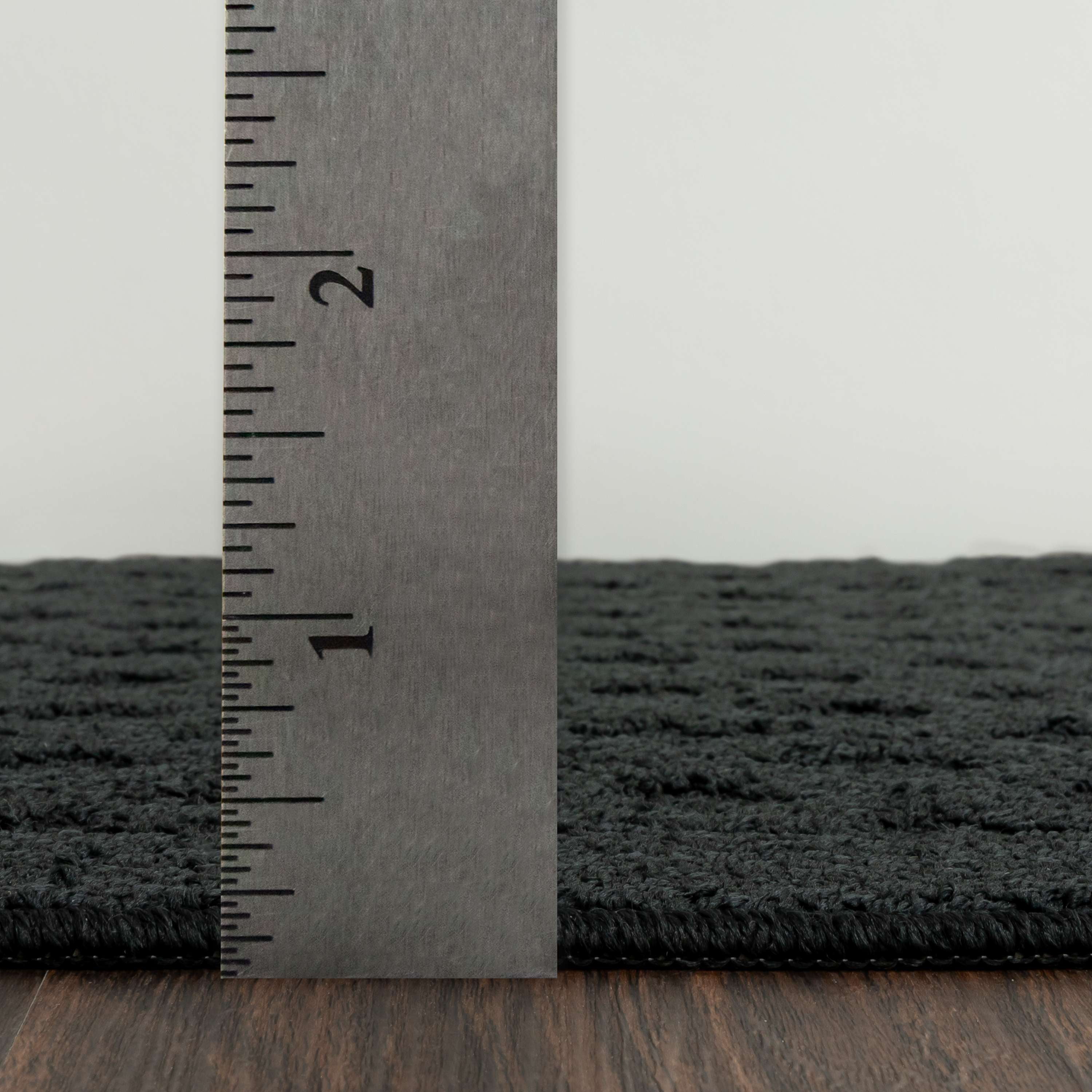 (2 pack) Mainstays Dylan Solid Diamond Olefin Black Indoor Accent Rug, 1'8"x2'6"