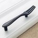 thumbnail image 2 of Manilla para tirar Creative Spoon Pull Handle Gabinete De La Cocina Perilla De La Puerta Matt Black Fork Magideal Manilla para tirar, 2 of 5