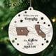 thumbnail image 4 of Cuando Eres Familia, Las Millas No Importan. Millas De Distancia. Familia Lejana. Amigos. Hermanos. Hermanas. Mapa Del Estado. Adorno De Madera De 2 Capas. Colgante De Madera Navideño., 4 of 7