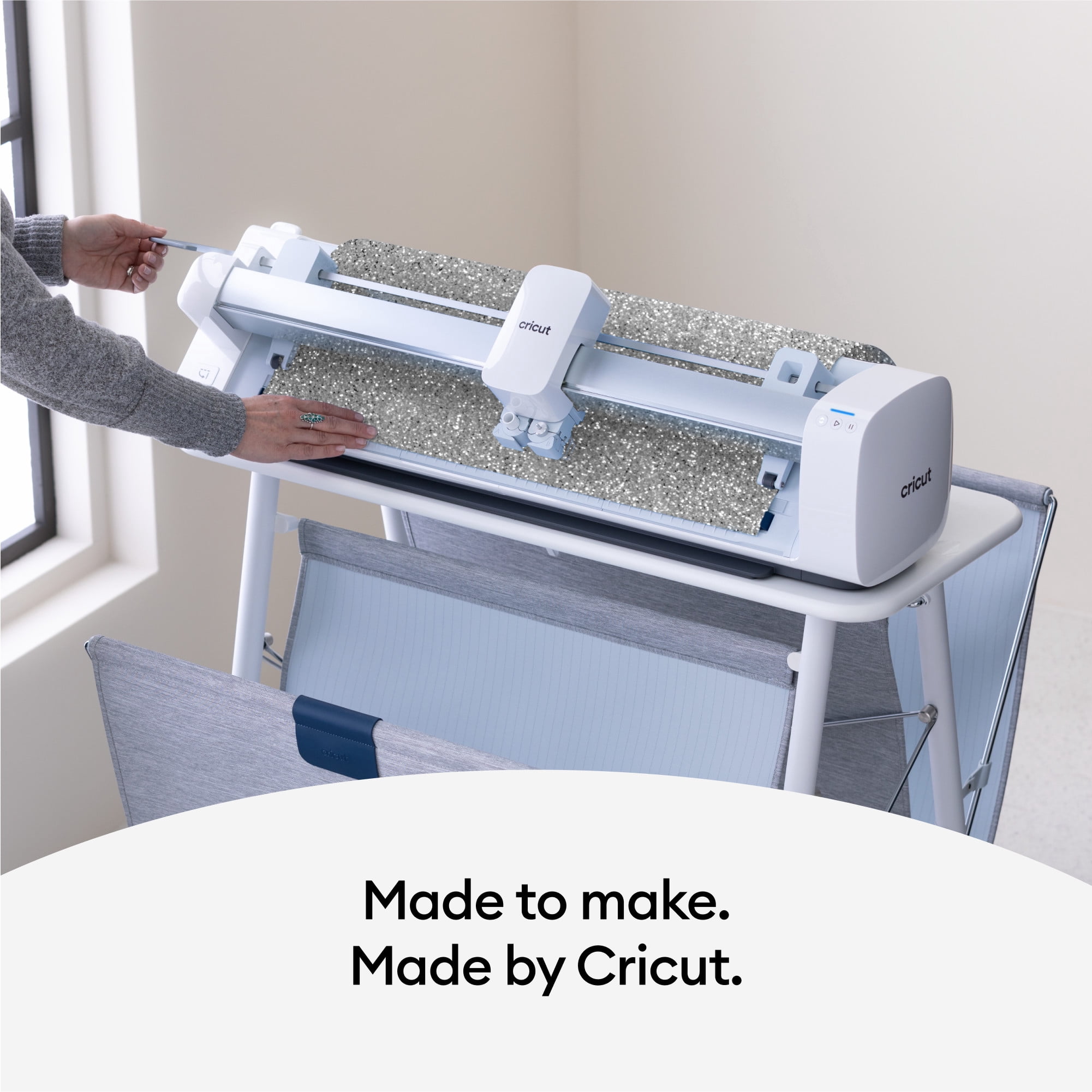 Cricut Venture Smart Iron-On Vinyl Glitter (25 in x 12 ft), 25" x 144"