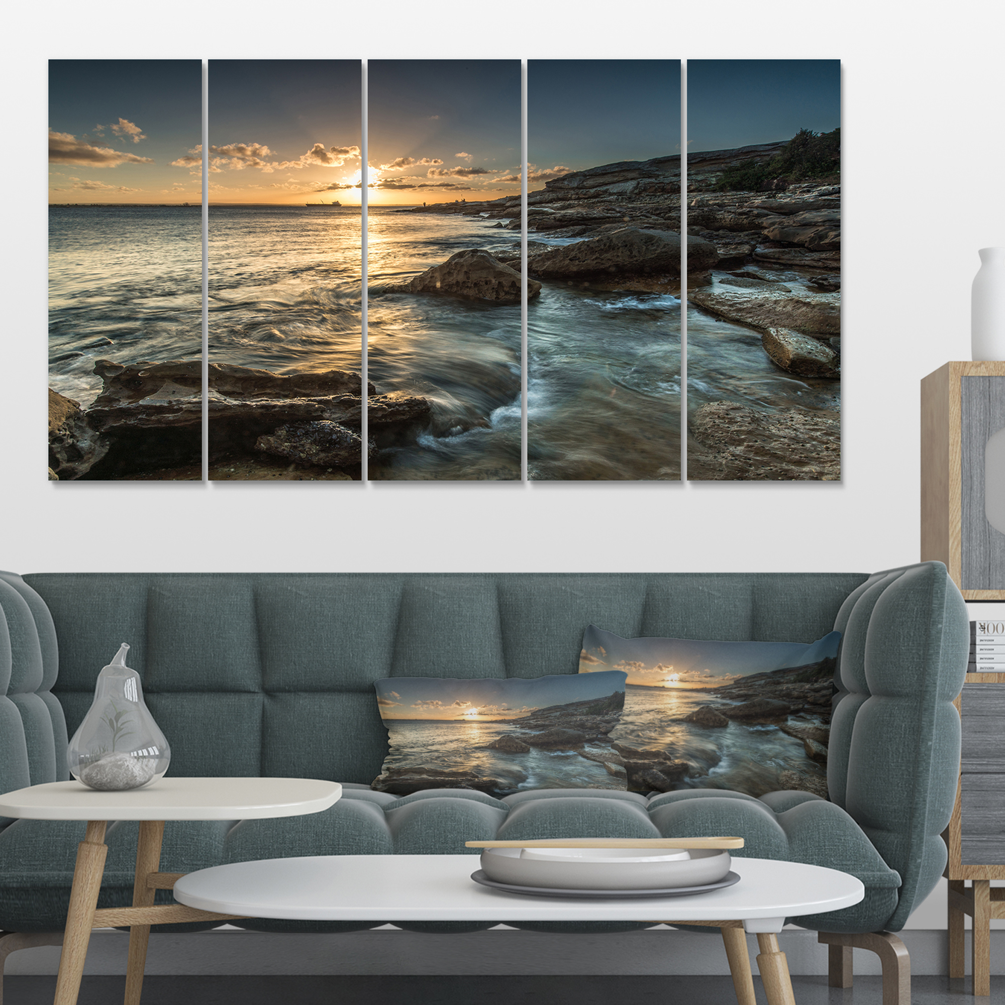 Designart 'Sydney Beach with Bright Sunset ' Seascape Canvas Art Print