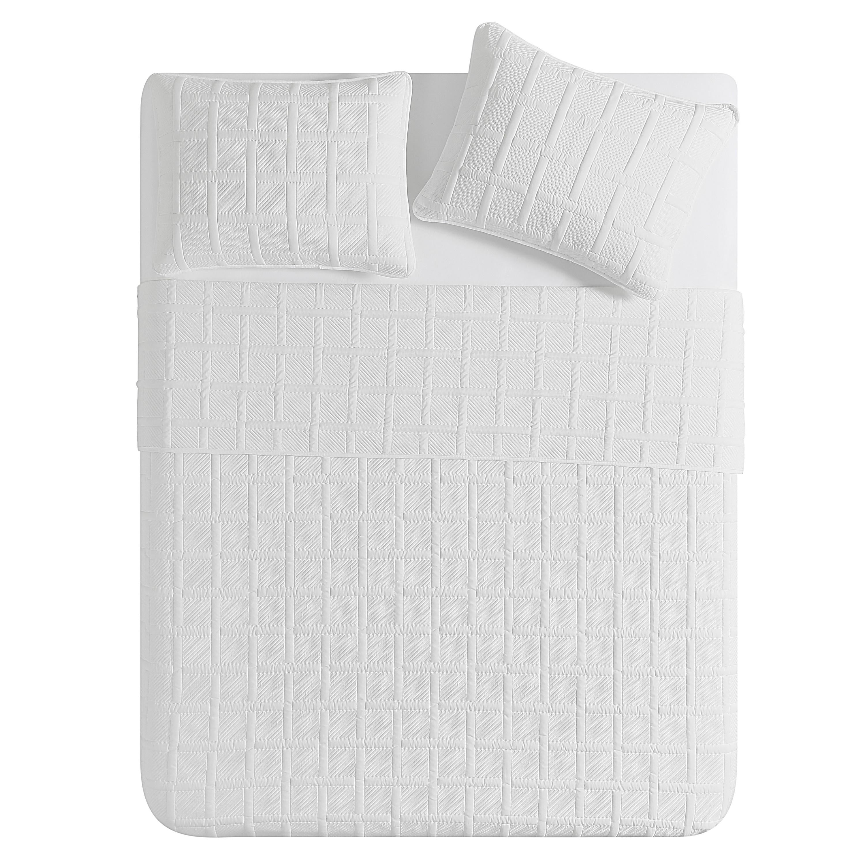VCNY Home Square 3-Piece White Textured Grid Pinsonic Quilt Set, Full/Queen, Adult, Unisex