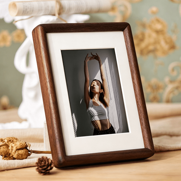 XIBUFE 5X7 Picture Frame Natural Walnut Solid Wood Photo Frame with Tempered Glass,Handcrafted 5X7 Wooden Frame Matted to 4X6 with Rounded Corners,Tabletop Or Wall Display