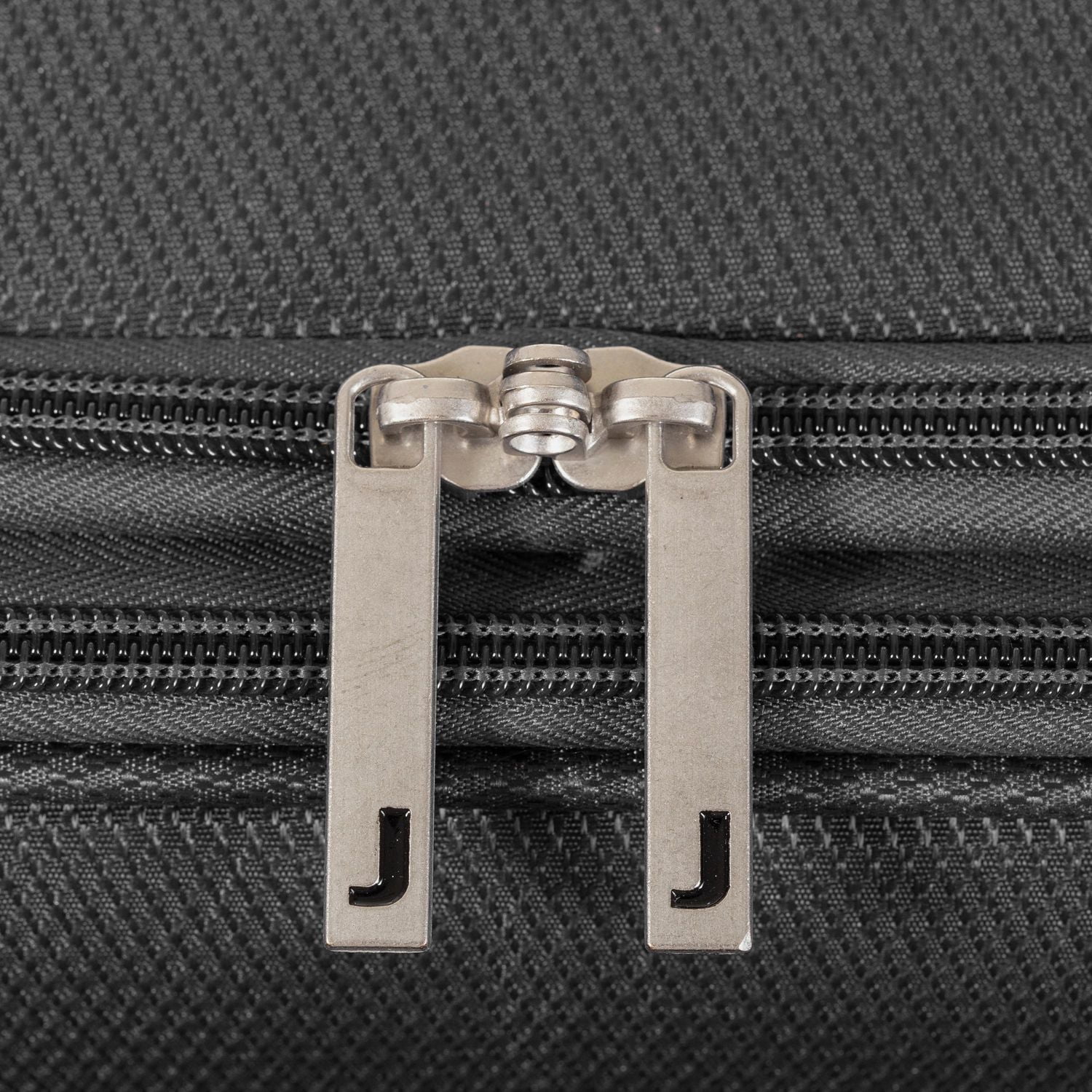 JT 32IN SOFTSIDE BLK, 32" Softside Luggage