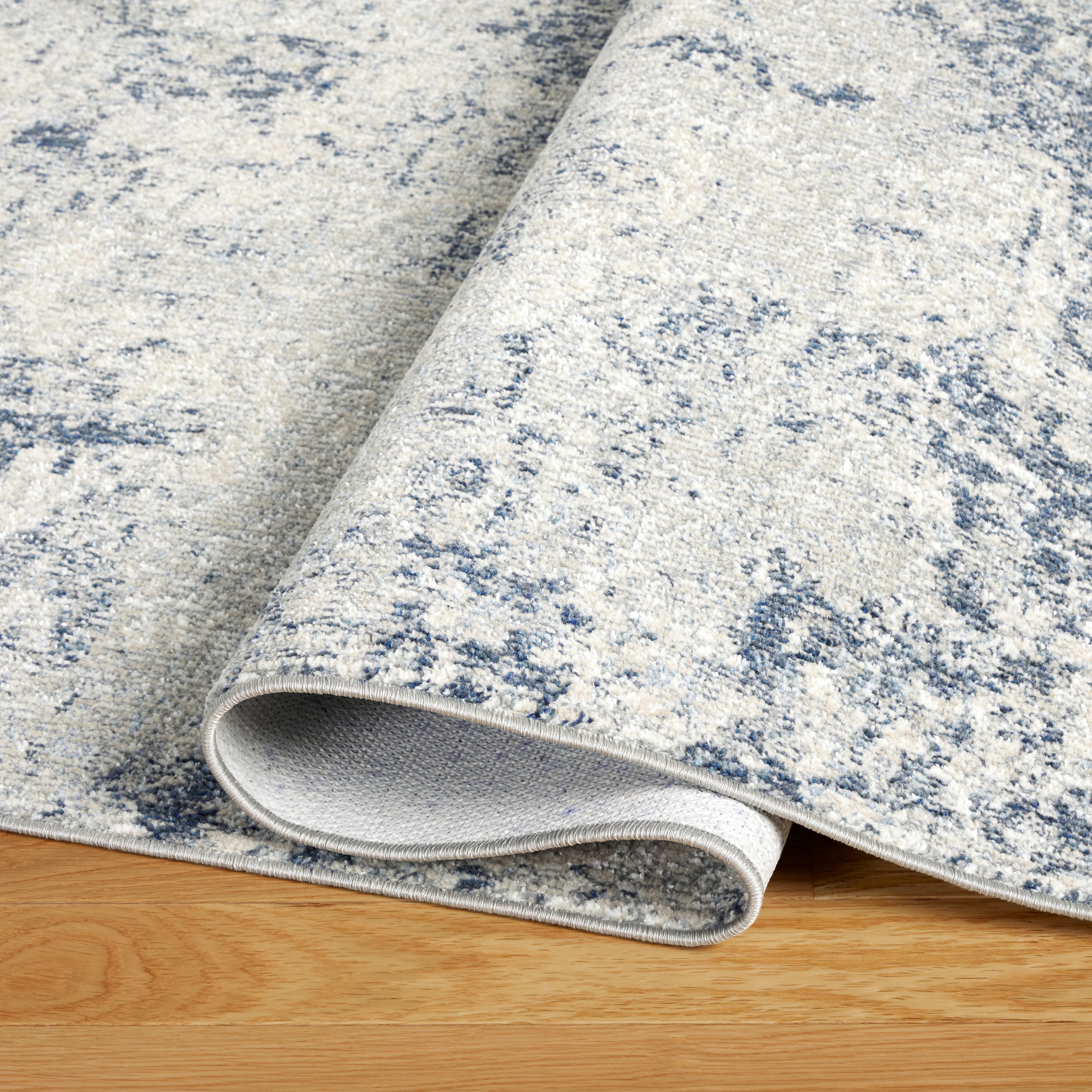 TOWN & COUNTRY EVERYDAY Rein Abstract Cloud Everwash® Washable Area Rug with Non-Slip Backing, Pet Friendly Rug, Blue/Grey, 5'2"x7'2"