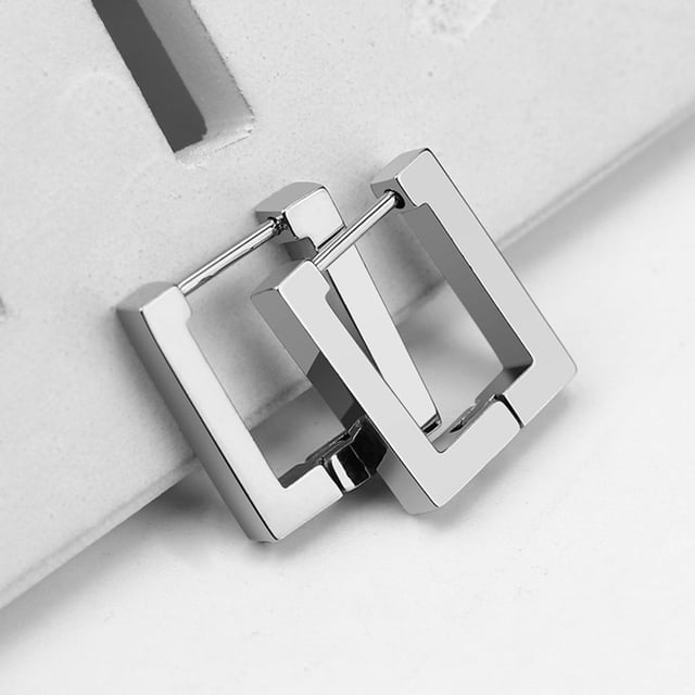 Fiudx Pendientes Punk de Acero Inoxidable con Elegante Diseño de Aro, Forma Geométrica Ligera, Accesorio Unisex, para Uso Diario, Cómodos para Orejas Sensibles, Disponibles En Dorado y Negro.