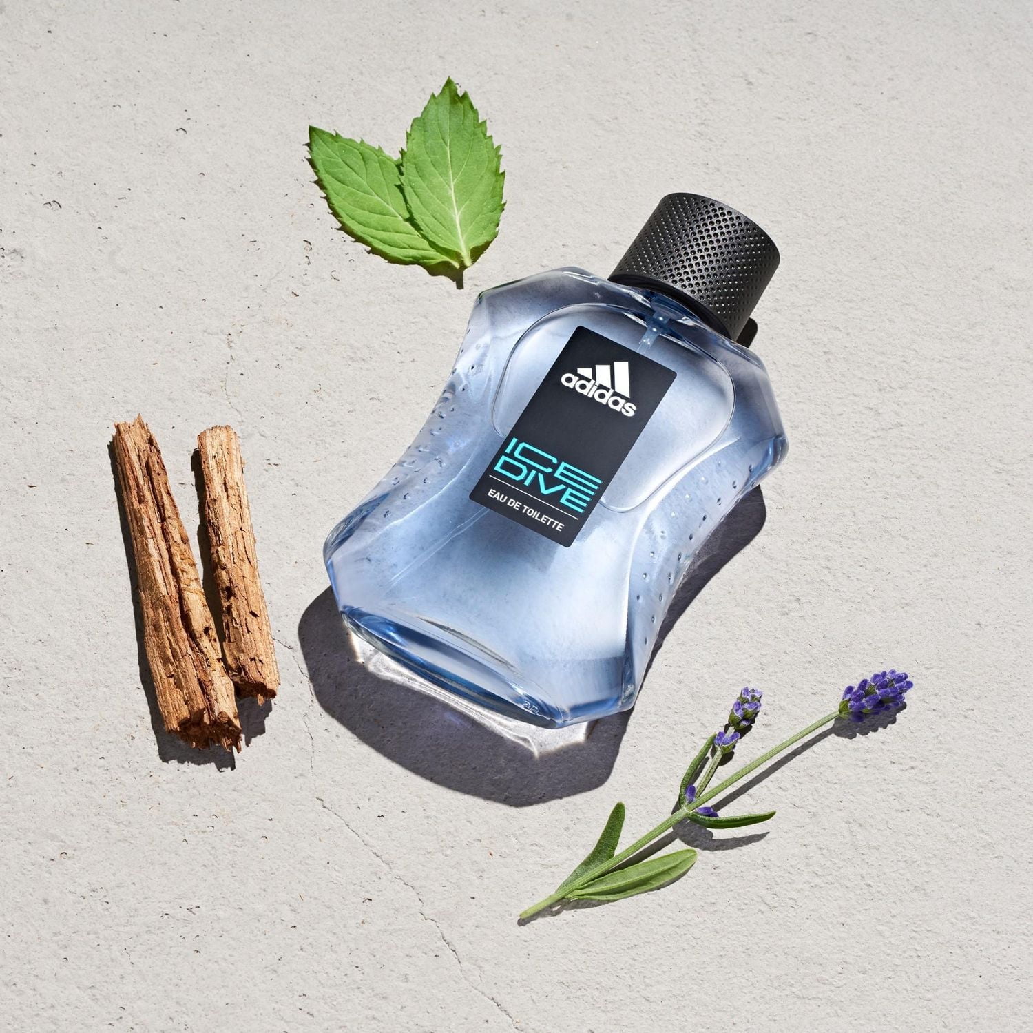 Coffret cadeau adidas Ice Dive incluant une Eau de Toilette et un gel douche