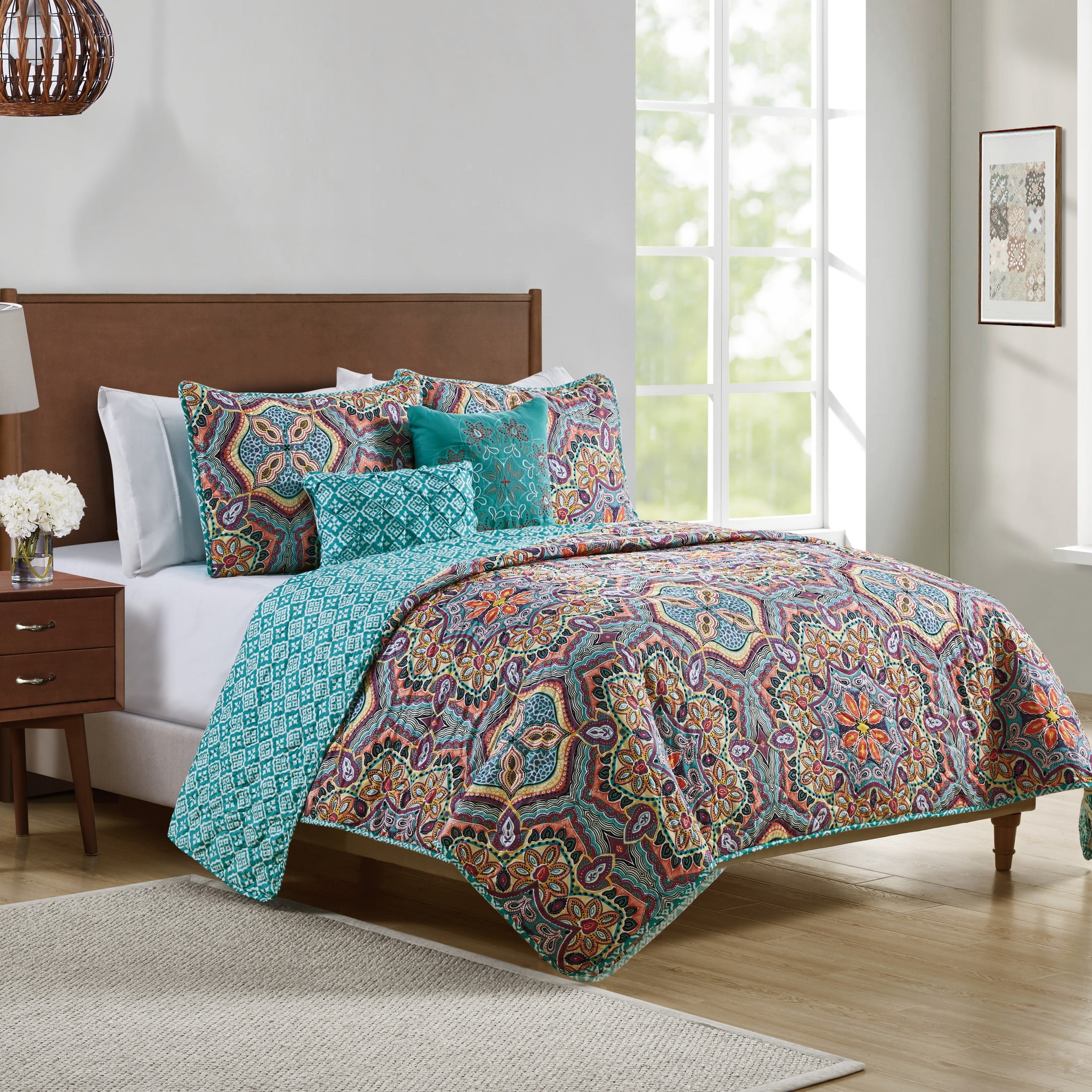 VCNY Home Yara 5-Piece Aqua Medallion Reversible Quilt Set, Full/Queen, Adult, Unisex