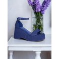 thumbnail image 2 of Sandalias de tacón corrido y plataforma de mezclilla y correa ajustable de unicolor para mujer, 2 of 5