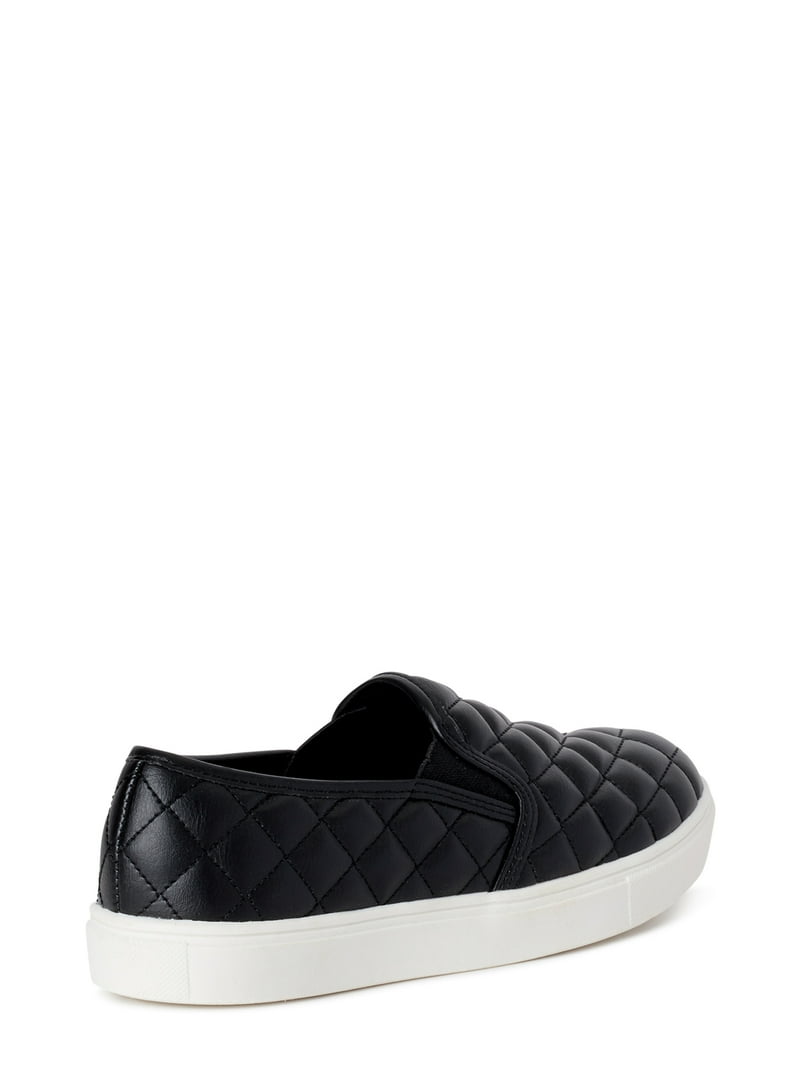 Time and Tru Women's Twin Gore Quilted Slip On Shoe (Wide Width