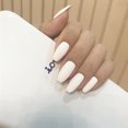 thumbnail image 3 of Uñas postizas de diseño elegante en tono blanco mate, ideal para uso profesional o en casa. Incluye 24 piezas de diferentes tamaños, adaptables a todas las formas de uñas. Fabricadas en material ABS, 3 of 6