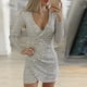 thumbnail image 1 of Elegante vestido corto con lentejuelas brillantes para mujer joven, escote en V profundo, manga larga en la espalda, 1 of 1