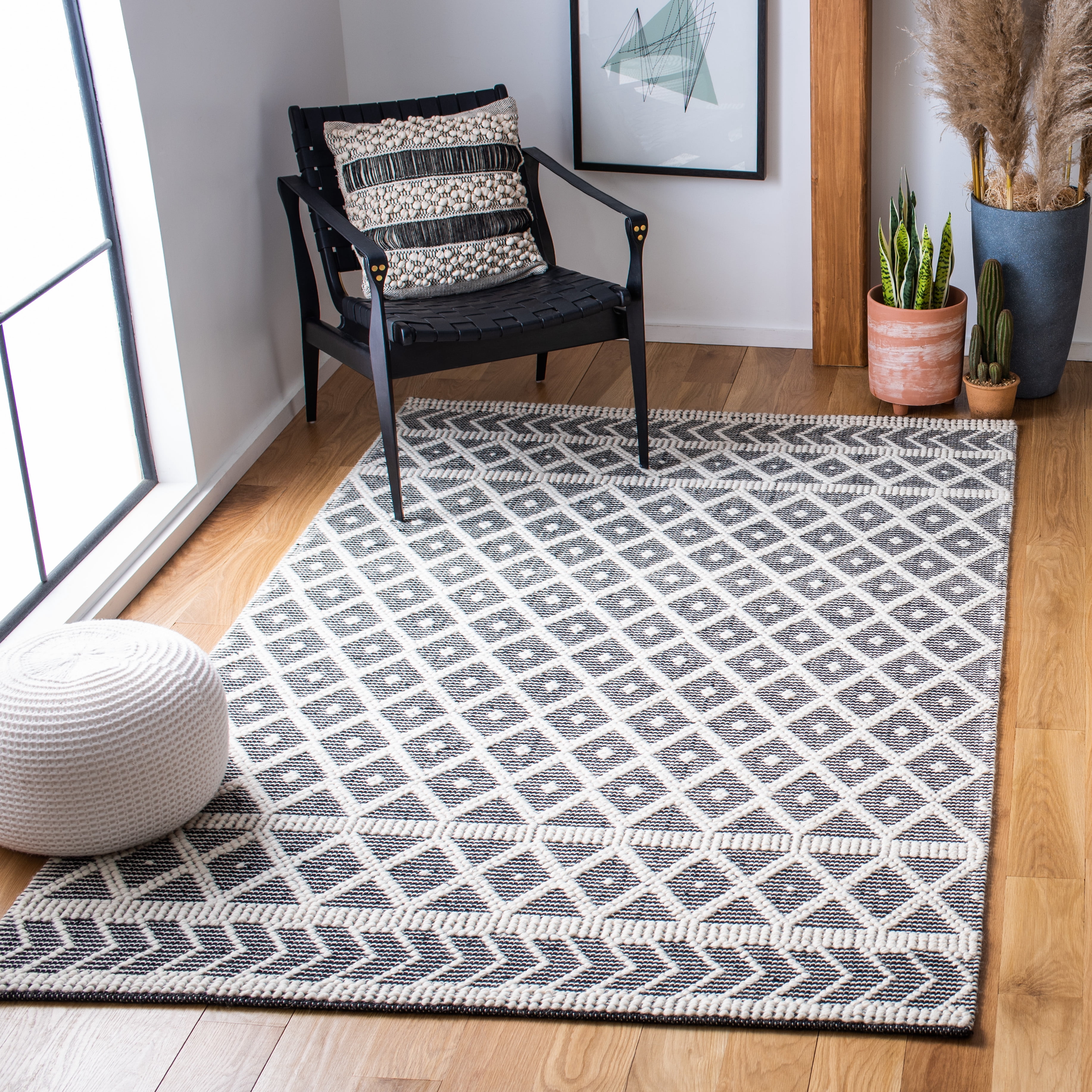 SAFAVIEH Natura Hollie Geometric Area Rug, Ivory/Black, 6' x 6' Square