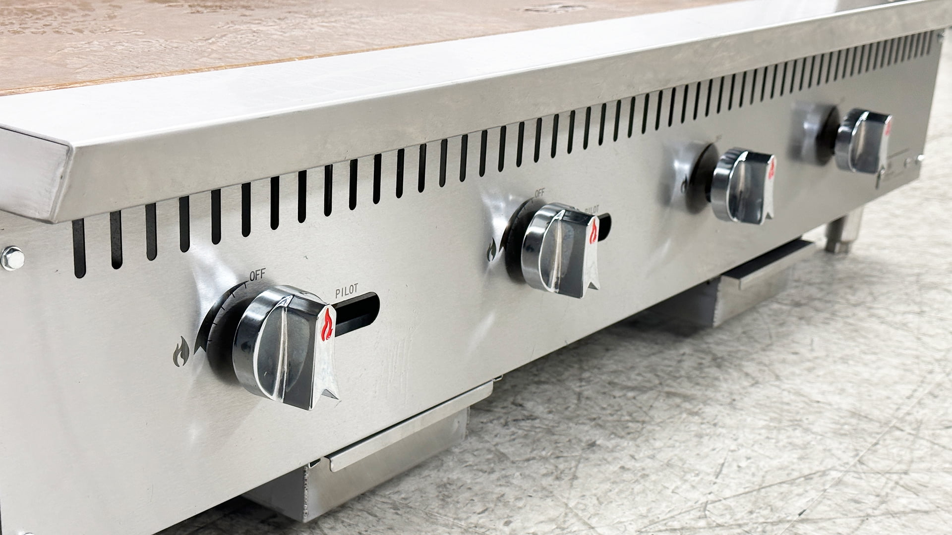 48 in. Commercial Four Burner Gas/Propane Manual Griddle 120000BTU