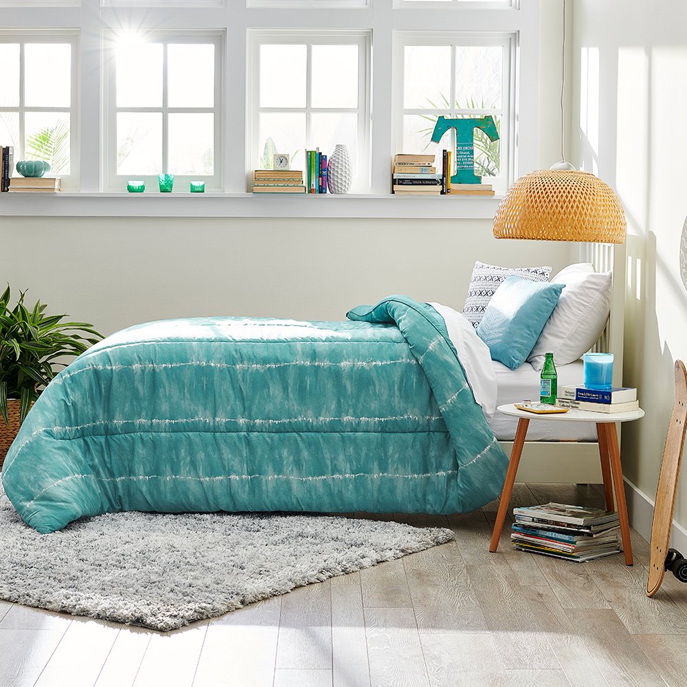 Fully Reversible Comforter in Shari, Twin and Twin XL Size, Beachy Tie