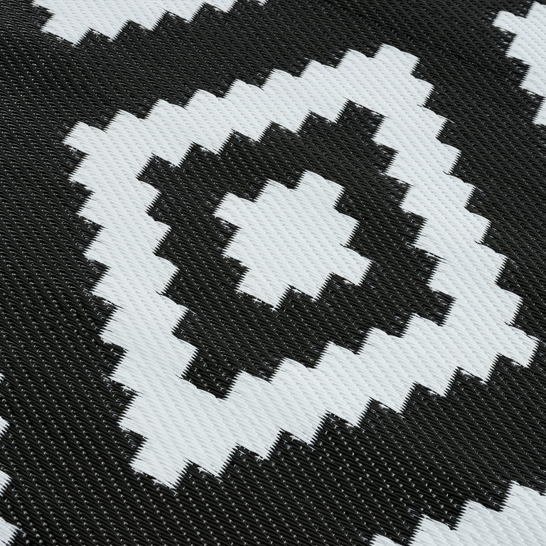Playa Rug Paris Lightweight Reversible Recycled Plastic Outdoor Floor Mat/Rug - 5'x7' - Black&White