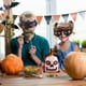 thumbnail image 5 of Linterna de calabaza de Halloween | Centro de mesa iluminado y cuenco para dulces | Decoración espeluznante para el hogar, el jardín y fiestas | Decoración de terciopelo reutilizable, 5 of 6