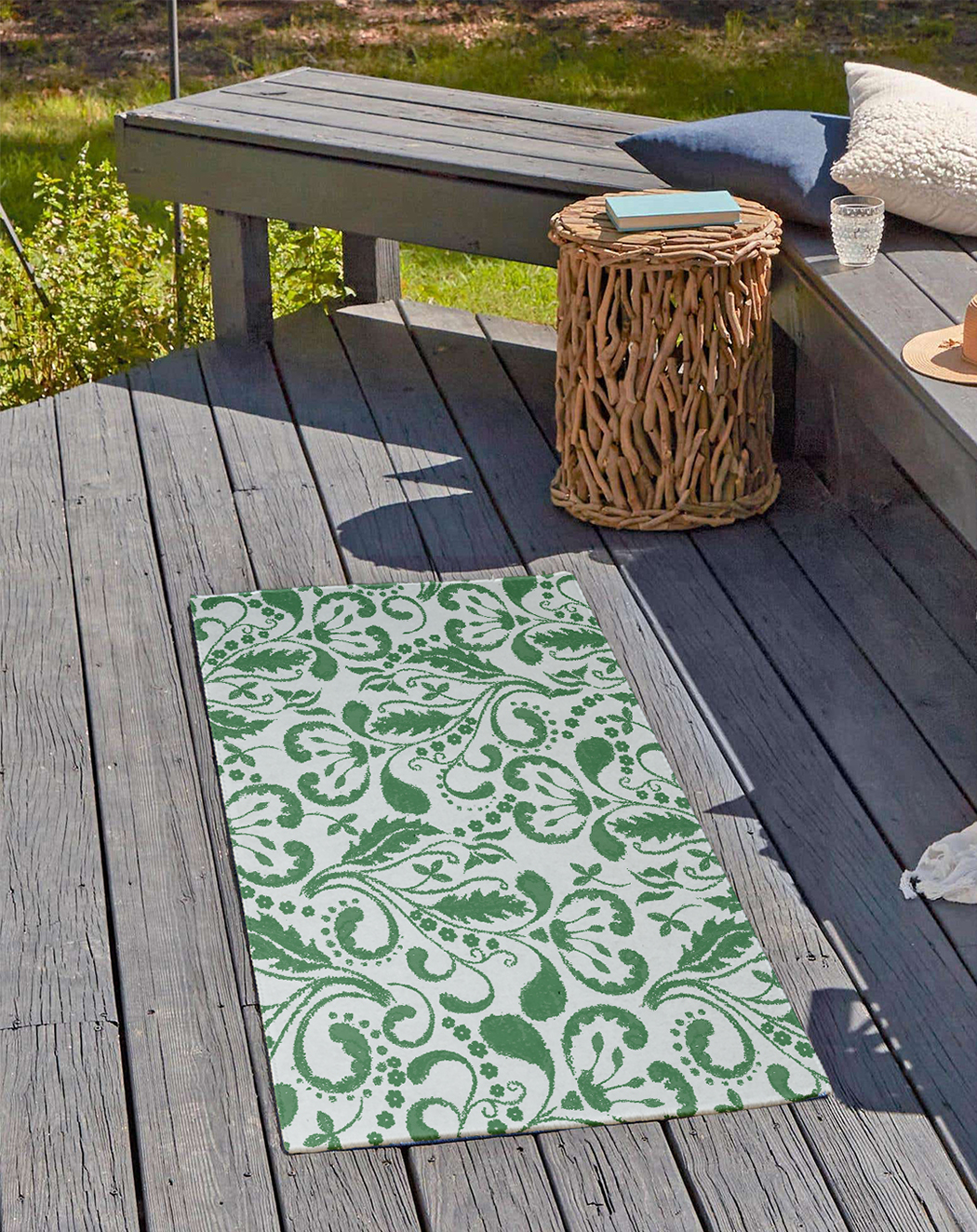24" 36" Simply Daisy Aurora French Country Chenille Area Rug, Green