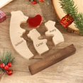 thumbnail image 4 of Adorno de oso de madera personalizado: escultura de oso personalizada con 2 a 6 nombres de familia, regalo de decoración del hogar para mamá, abuela, papá (3 nombres), 4 of 7