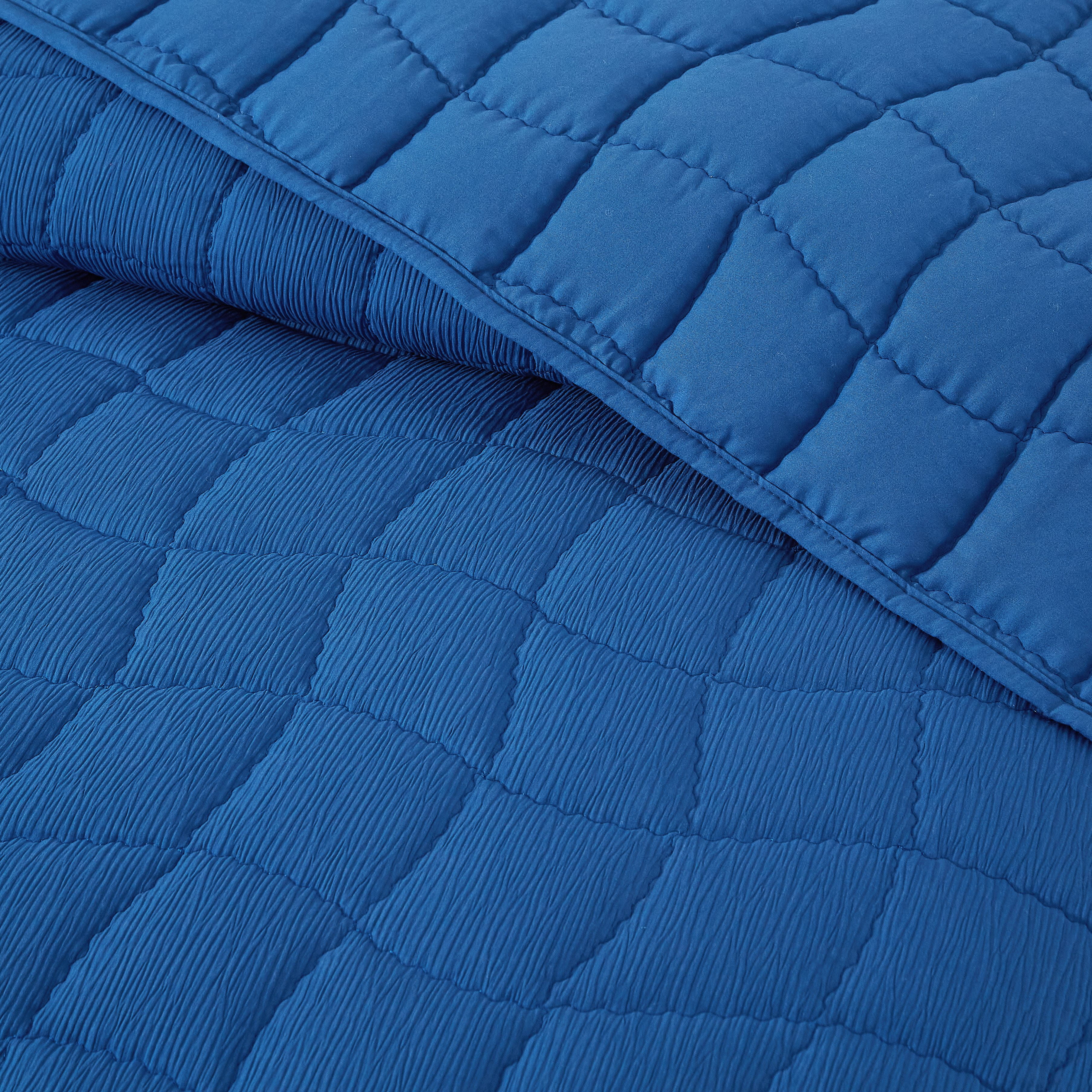 Mainstays by Becky G. & Alejandra Royal Blue Cloud Quilt, Full/Queen