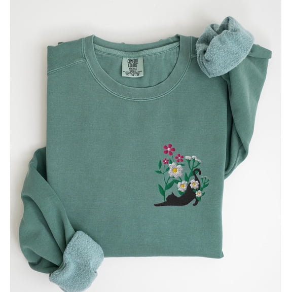 EMBROIDERED Cottagecore Cat Sweatshirt, Floral Black Cat Sweat Shirt, Cute Cat Flowers Mom Crewneck, Gift for Cat Moms