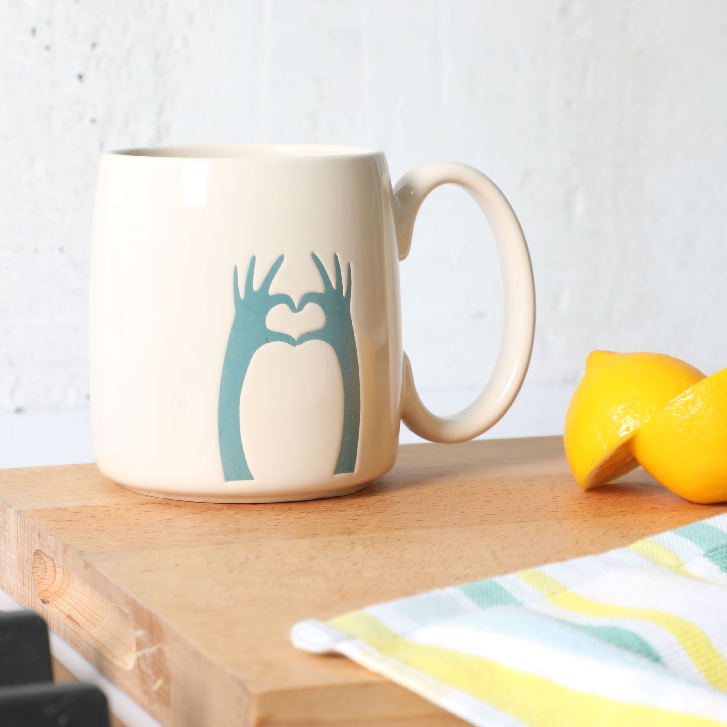 MAINSTAYS CERAMIC HEART HANDS MUG