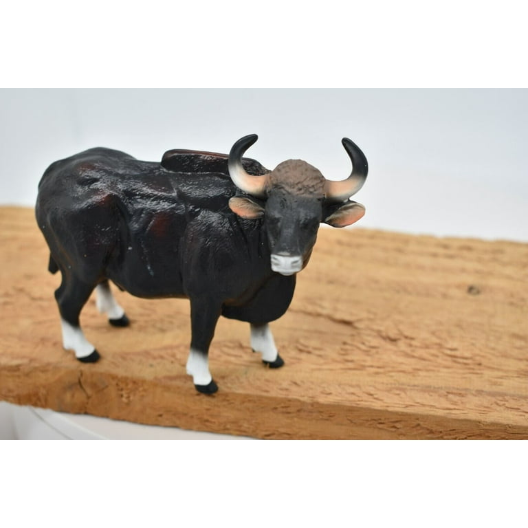 Schleich Tractor Gaur Bull Realistic Toy Model Plastic Replica