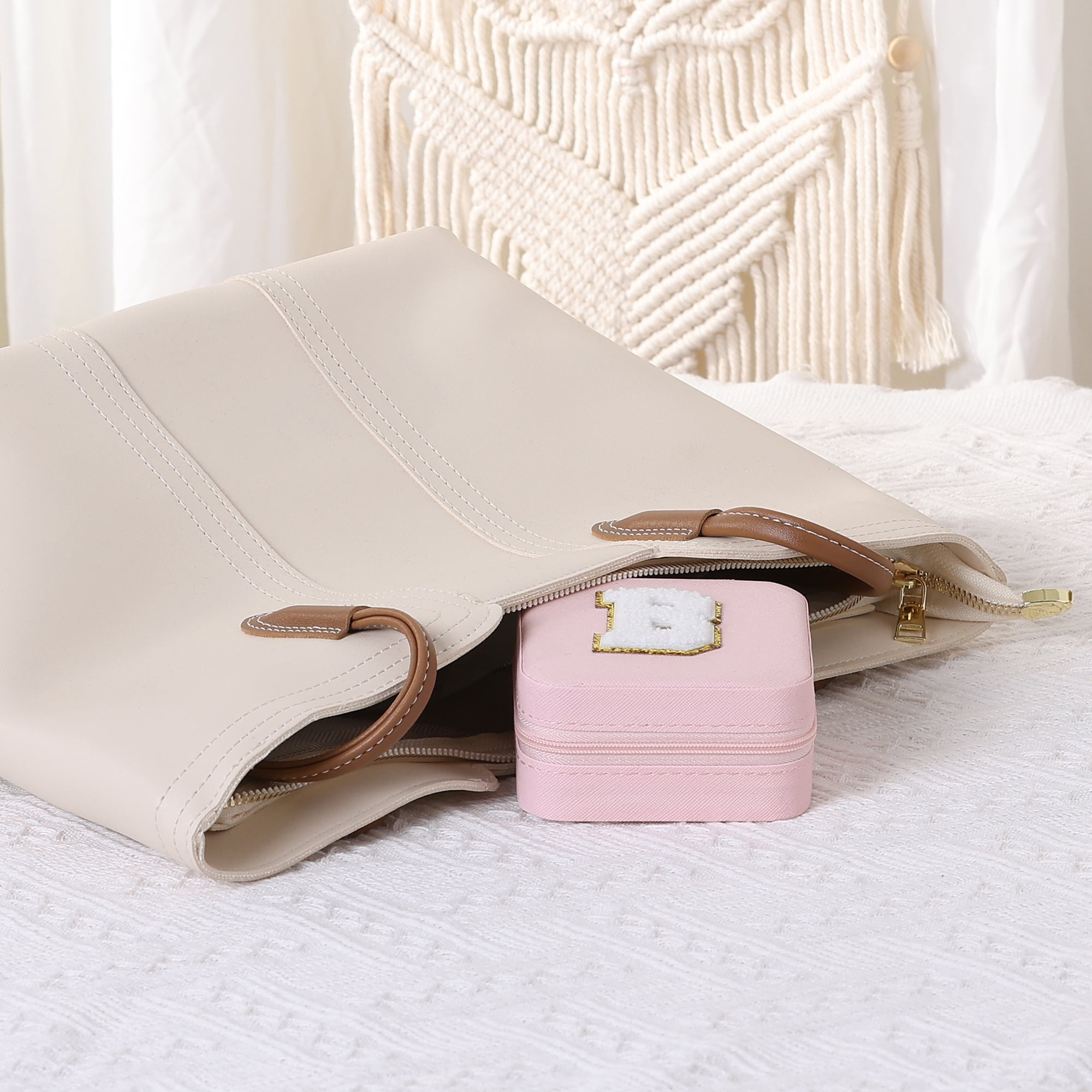 Unique Bargains Jewelry Boxes with Mirror Mini Portable PU Leather Jewelry Organizer Case Pink Letter B