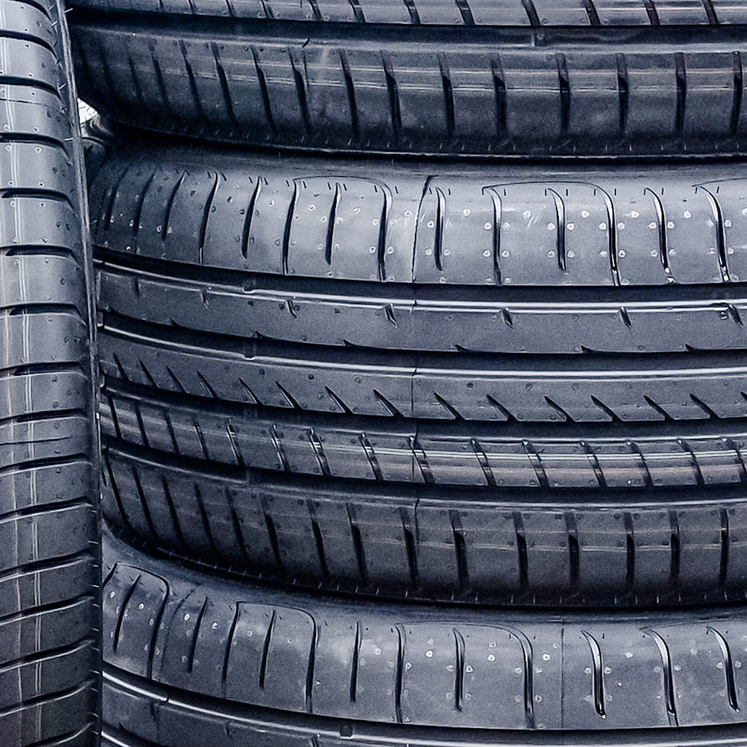 Goodyear Eagle F1 Asymmetric 2 Ultra-High-Performance 235