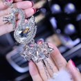 thumbnail image 4 of Adornos de cristal YONGSHENG para mujer y hombre Adorno para espejo retrovisor de Coche colgante de cristal de la suerte bola de cisne, 4 of 5
