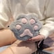thumbnail image 5 of Bolso pequeño redondo con diseño de pata de oso peluda en estilo otoñal e invernal, con contraste de color, sencillo, mini bolso bandolera con cadena para niña, 5 of 6