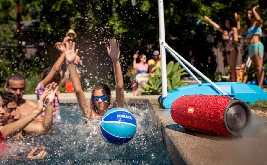 Restored JBL Xtreme, Splashproof portable speaker with ultra-powerful performanceRefurbished