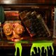 thumbnail image 4 of Decoración de estante de metal con goteo de sangre para Halloween: aterradora gota de sangre para la barra de Halloween, estantes de mesa para el hogar, decoración de arte gótico (verde), 4 of 4