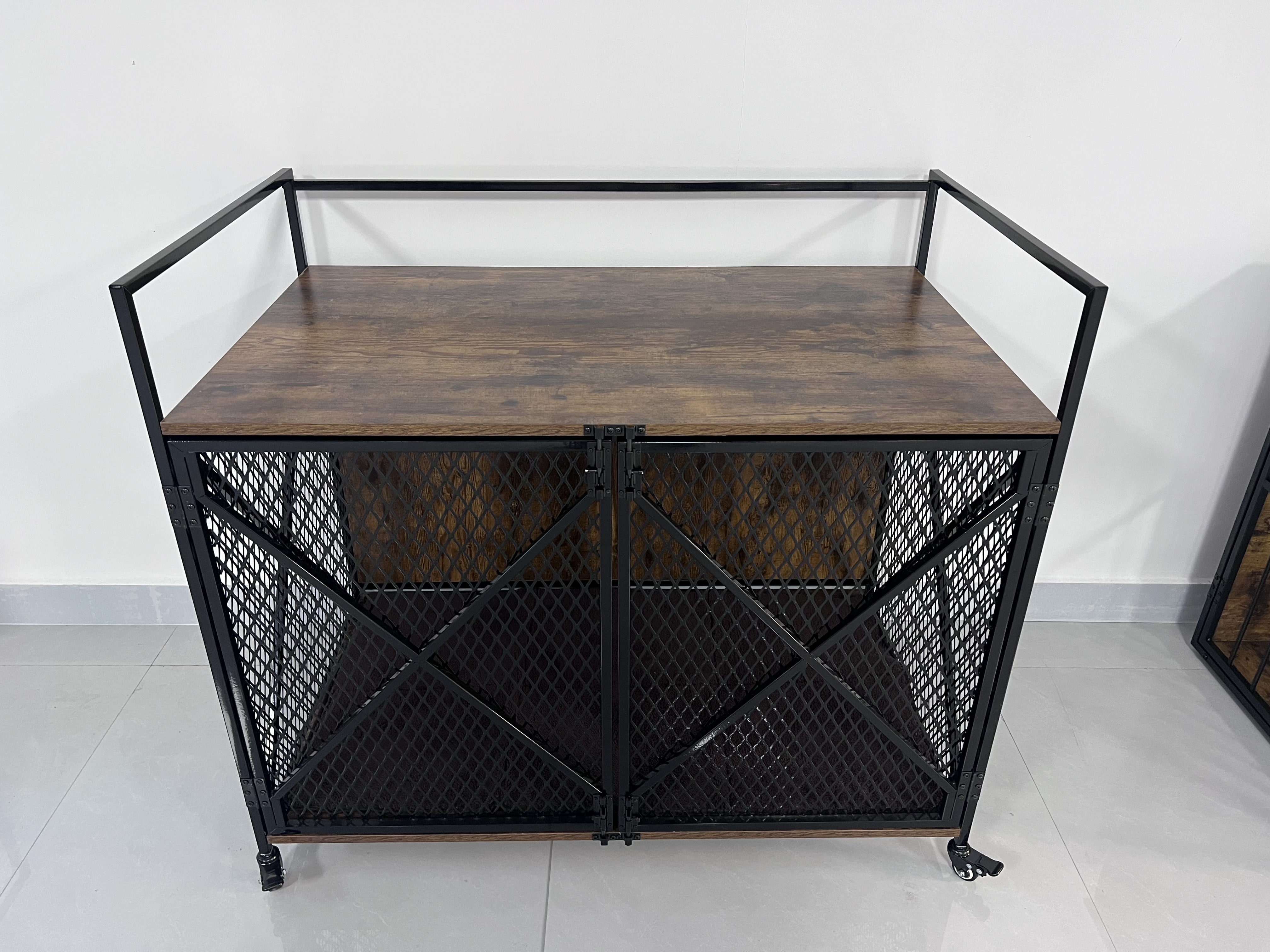 31/41 Inch Dog Crate Furniture, Heavy Duty Dog Kennel Table with 360° Swivel Wheels, Double Doors, 4 Latches, Vintage Farmhouse Dog House End Table for Large, Medium and Small Dogs