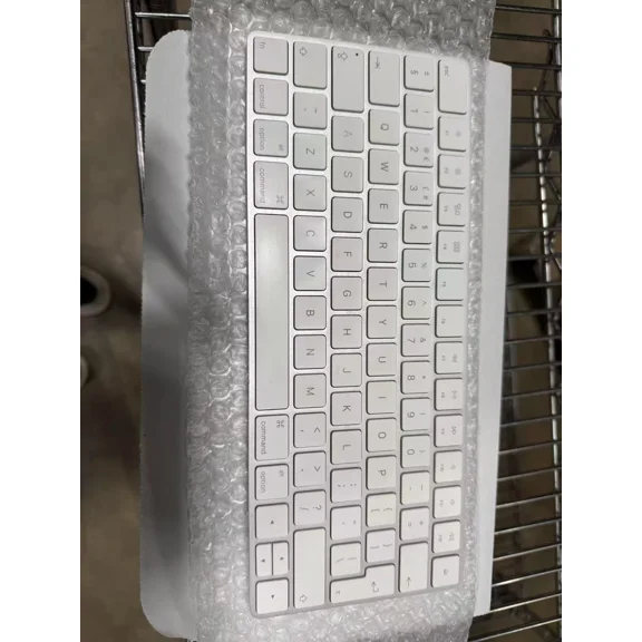 Restored Apple Wireless Magic Keyboard 2 MLA22LL/A A1466 Dutch Version Silver - Refurbished