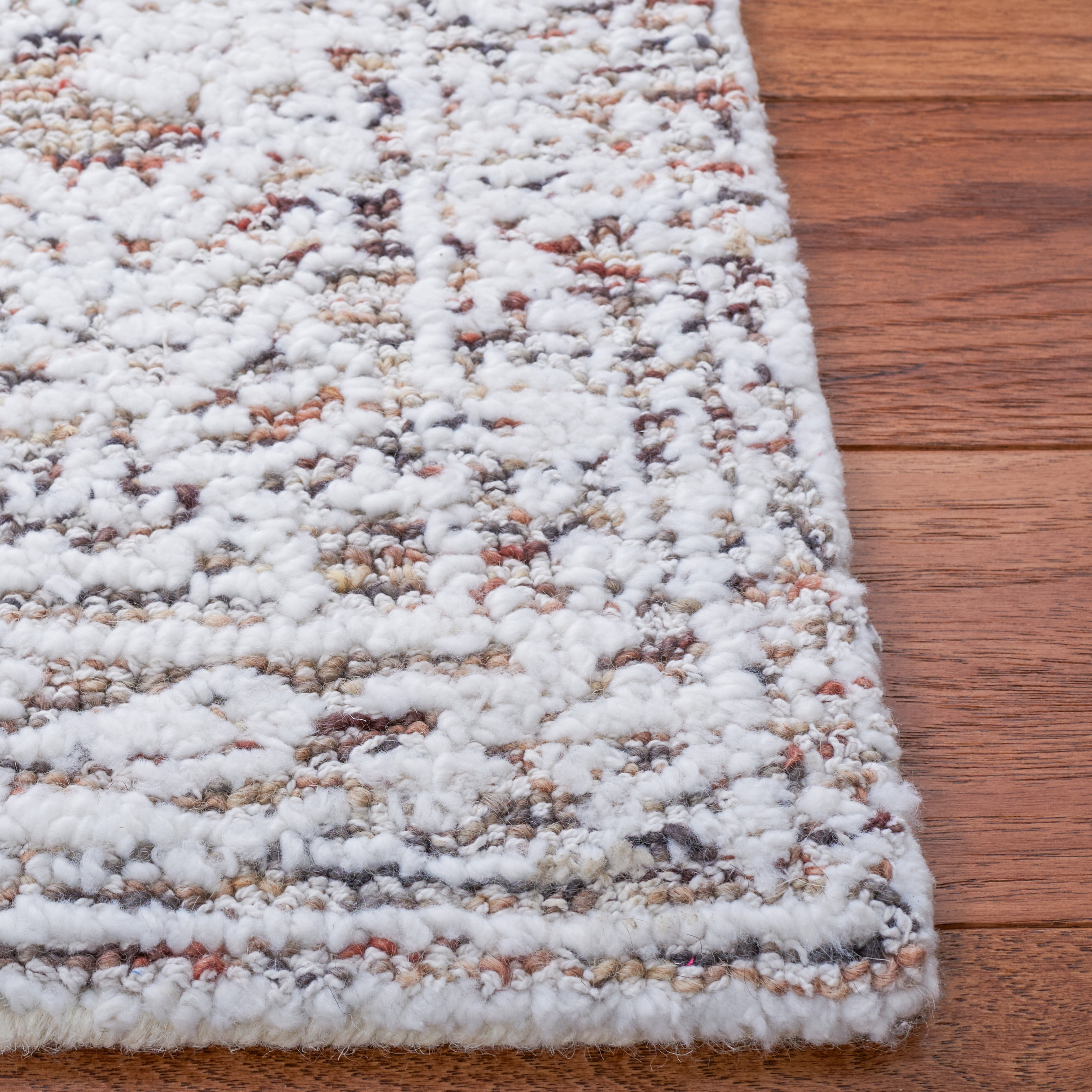 SAFAVIEH Metro Lorraine Medallion Area Rug, Ivory/Rust, 3' x 5'