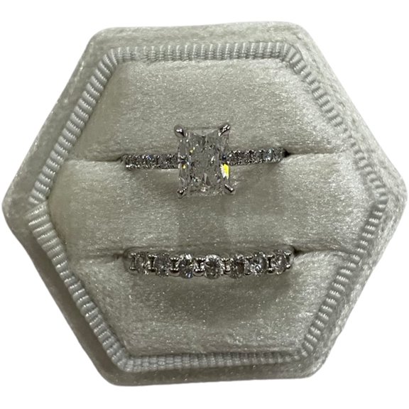 Velvet Treasures Engagement Ring Box, Double Slots Vintage Hexagon Wedding Jewelry Box for Ceremony, Display & Storage, Ivory