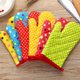 thumbnail image 4 of Cocina Cocinar Microondas Horno Guantes Manoplas Dot Pot Pad A prueba de calor (2 piezas) Botao, 4 of 5